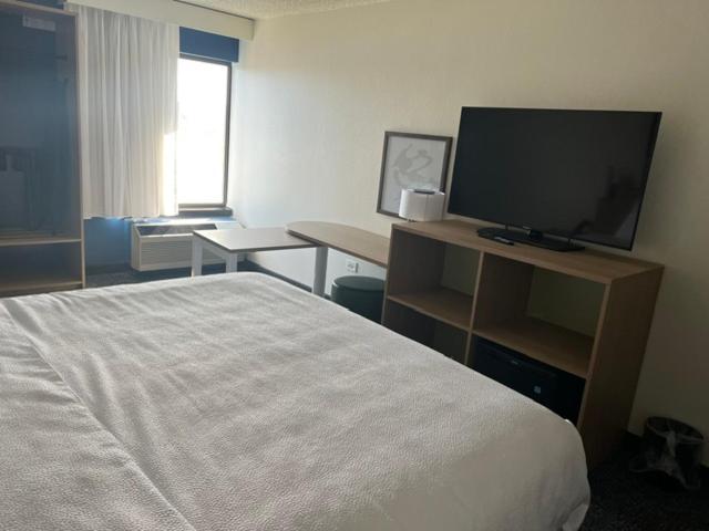 Spx Hotel גרין ביי מראה חיצוני תמונה